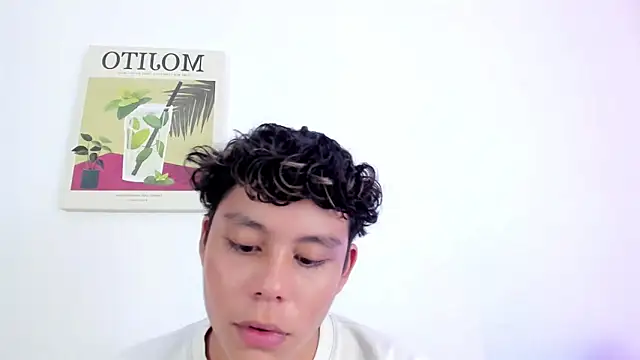 Snapshot of chico_medusa chatting on April 23, 2026, 7:48 pm chico medusa online show from April 23, 2026, 7:48 pm