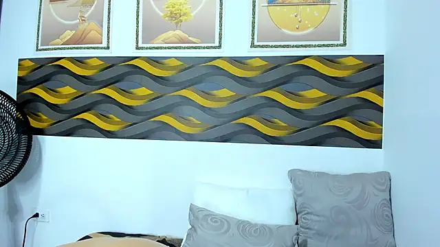 Leon Hotx online show from April 11, 2026, 7:17 pm