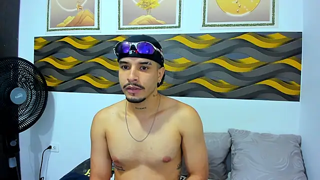 Leon Hotx online show from April 8, 2026, 7:48 pm