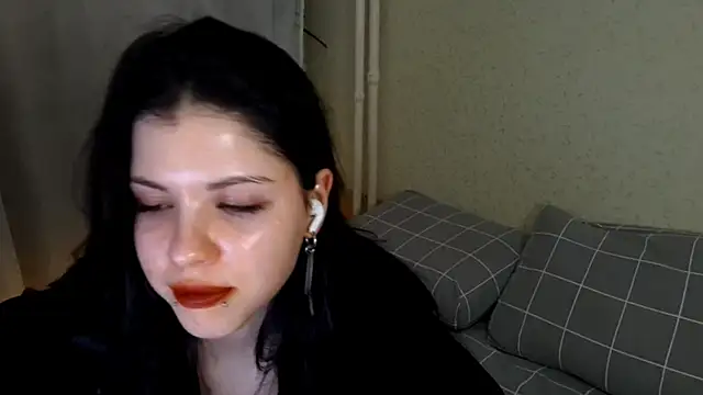 MiaTemptress online show from April 5, 2026, 2:24 pm