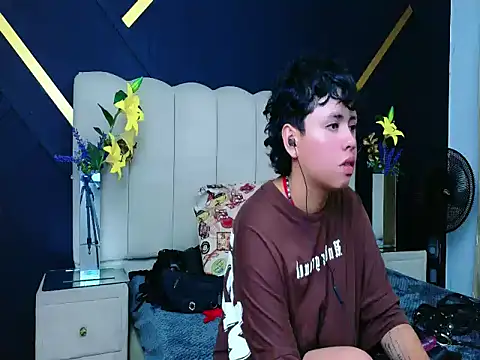 NikiEvanz online show from March 30, 2026, 2:13 am