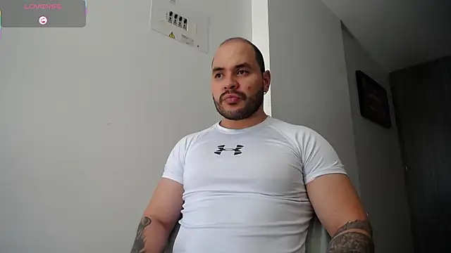 Axel Dominus online show from August 7, 2026, 3:29 pm