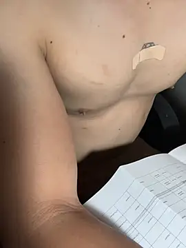 ZhangQing95 online show from March 16, 2026, 4:32 pm