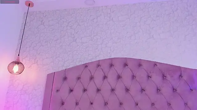 Snapshot of saraa_joness_ chatting on April 27, 2026, 6:17 pm saraa joness online show from April 27, 2026, 6:17 pm