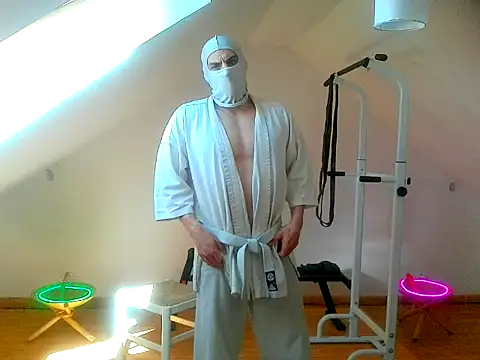 NinjaLaser online show from April 7, 2026, 11:23 am