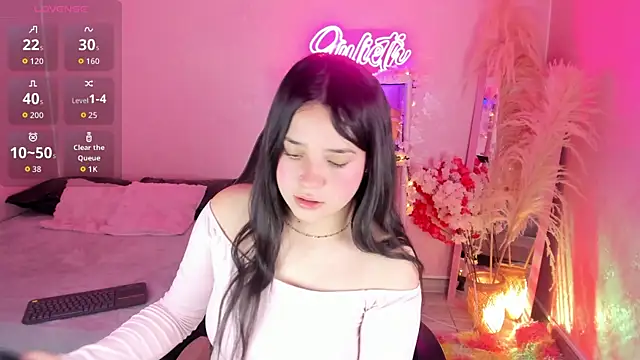 Julieth Caandy online show from April 6, 2026, 1:12 pm