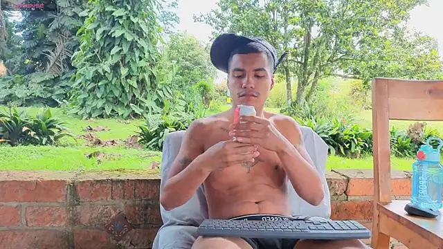 StivennCardona online show from April 11, 2026, 8:34 pm