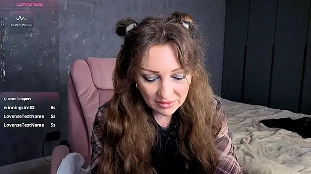 Sirena Fly online show from April 3, 2026, 7:53 pm