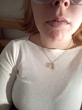 kitsuneniki online show from March 17, 2026, 7:28 pm