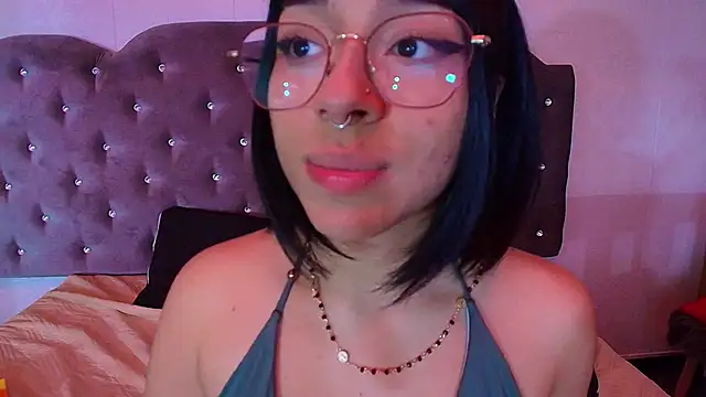 Snapshot of Amarantha_rosse chatting on April 18, 2026, 7:58 pm Amarantha rosse online show from April 18, 2026, 7:58 pm