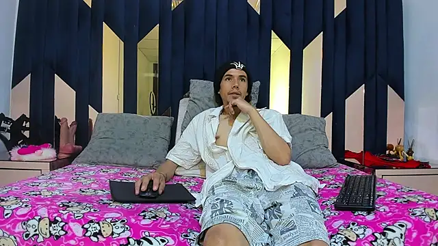 Snapshot of KikyoAndDrey chatting on April 28, 2026, 2:21 pm KikyoAndDrey online show from April 28, 2026, 2:21 pm