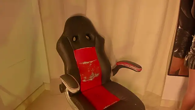 selena  smith1 online show from March 29, 2026, 4:25 am