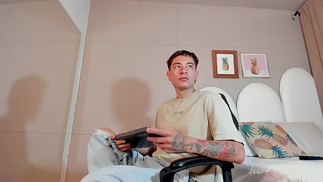 Thiago 2003  online show from March 18, 2026, 7:15 pm