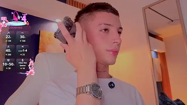 Luca Prince  online show from April 23, 2026, 3:46 am