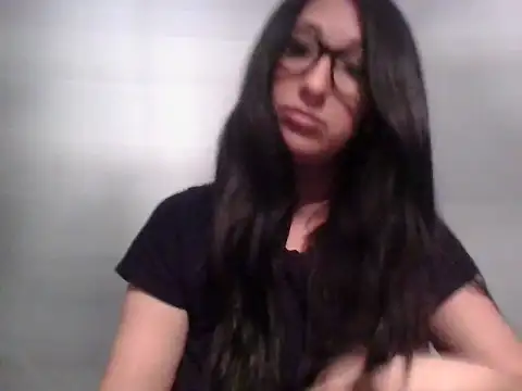 TheVictoriaWolf online show from April 8, 2026, 10:17 am