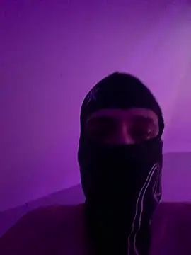 hardboii00 online show from March 27, 2026, 10:00 pm