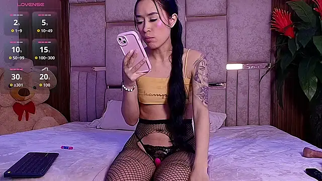 Zoe- -din online show from April 14, 2026, 3:33 am