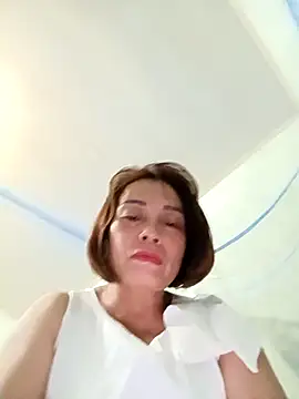 Lyly22x online show from March 28, 2026, 9:49 pm