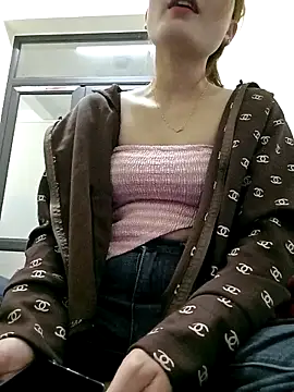 candy flo online show from April 3, 2026, 12:55 pm