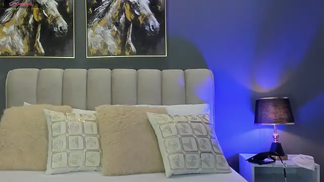 VaniaRouse online show from March 28, 2026, 3:35 pm