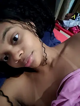 marialuiza2027 online show from March 18, 2026, 5:58 pm