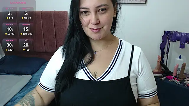 Snapshot of Veroniicabbw_ chatting on April 26, 2026, 1:30 pm Veroniicabbw online show from April 26, 2026, 1:30 pm