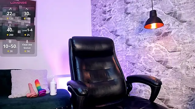 sofi wiliiams2 online show from April 6, 2026, 7:48 pm