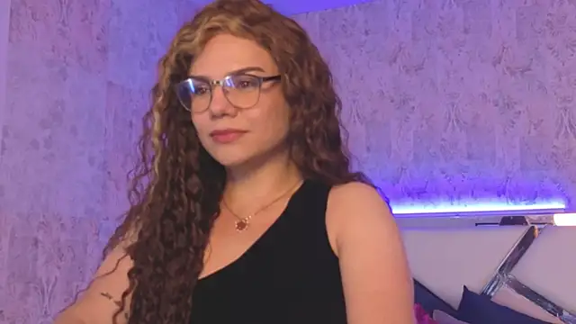 Snapshot of april_summer_ chatting on July 21, 2026, 10:44 pm april summer online show from July 21, 2026, 10:44 pm
