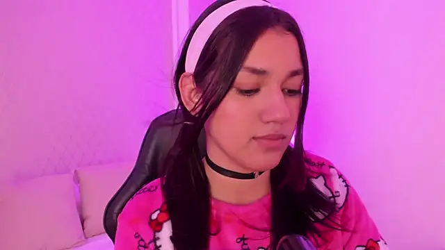 cristin collins online show from April 10, 2026, 8:05 pm