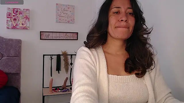 violeta scott online show from March 25, 2026, 2:05 pm