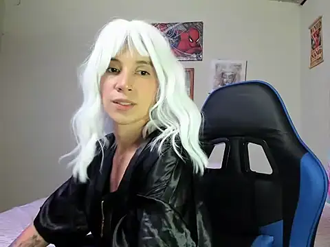 EvelinSerrato444 online show from April 19, 2026, 2:56 am