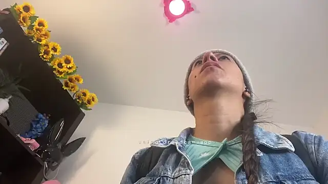 ItsAmara online show from April 11, 2026, 6:22 pm