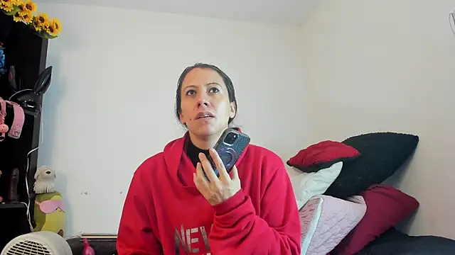 ItsAmara online show from March 24, 2026, 1:33 pm