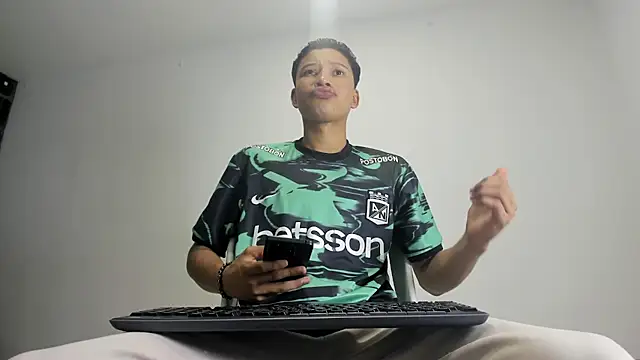 thiago bigcock 1 online show from May 29, 2026, 2:06 am
