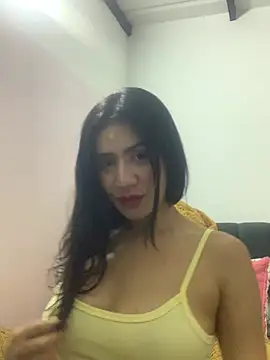 Sabrinamos online show from April 5, 2026, 6:42 am