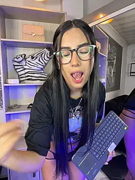 Gretel Streit online show from March 26, 2026, 3:38 am