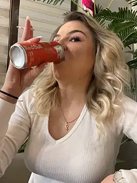 KimmBliss online show from April 15, 2026, 6:12 pm