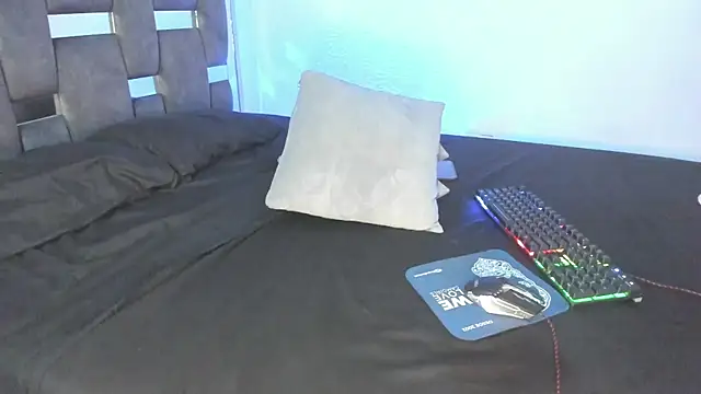 cyber-moon online show from April 11, 2026, 7:45 am