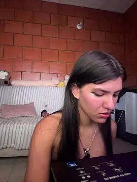 xayah cute online show from April 12, 2026, 6:27 am