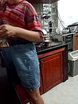 Sunny-yy online show from April 7, 2026, 2:30 pm