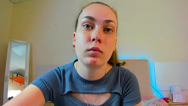 MelanieCuty online show from July 6, 2026, 5:36 am