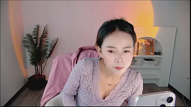 zhoulan-bb online show from April 6, 2026, 2:07 am