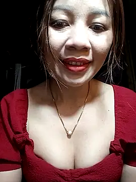 Yiyi102300 online show from March 27, 2026, 1:56 pm