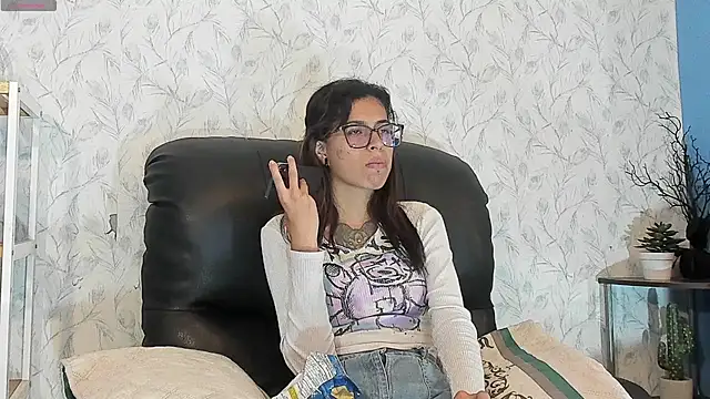 Snapshot of Emily_Lopera chatting on July 24, 2026, 4:14 pm Emily Lopera online show from July 24, 2026, 4:14 pm