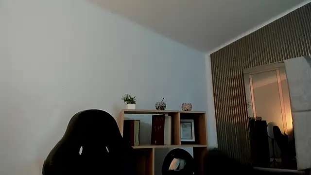 Snapshot of JeanneWilliams chatting on May 20, 2026, 1:08 pm JeanneWilliams online show from May 20, 2026, 1:08 pm
