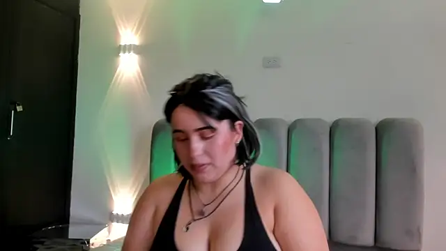 Snapshot of JeanneWilliams chatting on April 28, 2026, 12:53 pm JeanneWilliams online show from April 28, 2026, 12:53 pm