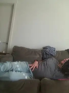 Snapshot of yourMasterisBored chatting on April 21, 2026, 3:18 pm yourMasterisBored online show from April 21, 2026, 3:18 pm