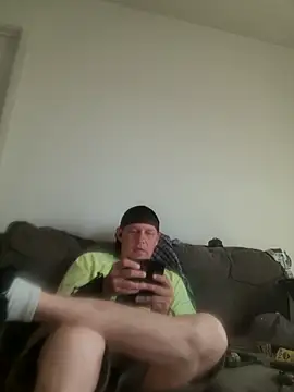 Snapshot of yourMasterisBored chatting on May 15, 2026, 2:04 pm yourMasterisBored online show from May 15, 2026, 2:04 pm