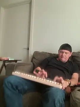 Snapshot of yourMasterisBored chatting on May 20, 2026, 2:14 pm yourMasterisBored online show from May 20, 2026, 2:14 pm