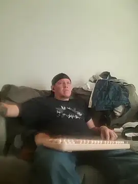 Snapshot of yourMasterisBored chatting on May 25, 2026, 1:54 pm yourMasterisBored online show from May 25, 2026, 1:54 pm